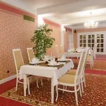 Ξενοδοχείο Ostrov