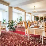 Ostrov 4*