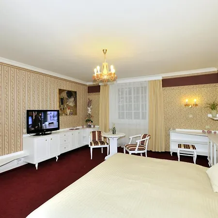 Ostrov Hotel 4*