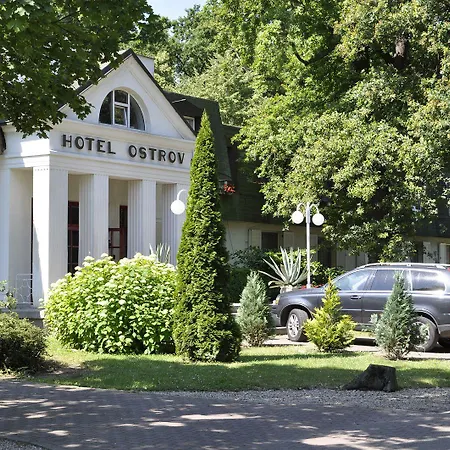 Ostrov 4*