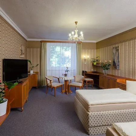 Ostrov 4*