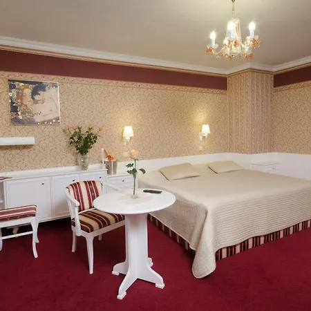 Ostrov Hotel 4*