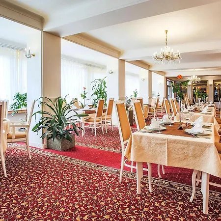 Ostrov 4*